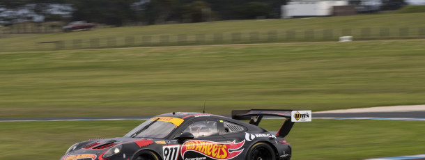 Phillip Island proves elusive again for dominant Talbot and Martin